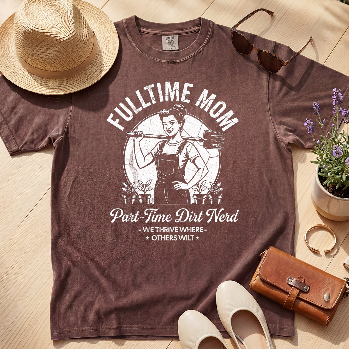 DIRT NERD MOM
