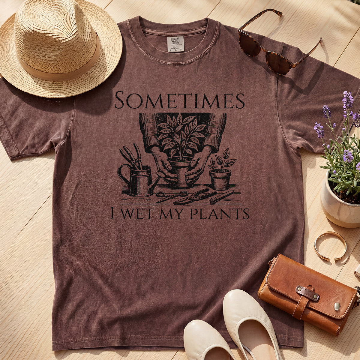 VINTAGE I WET MY PLANTS TEE